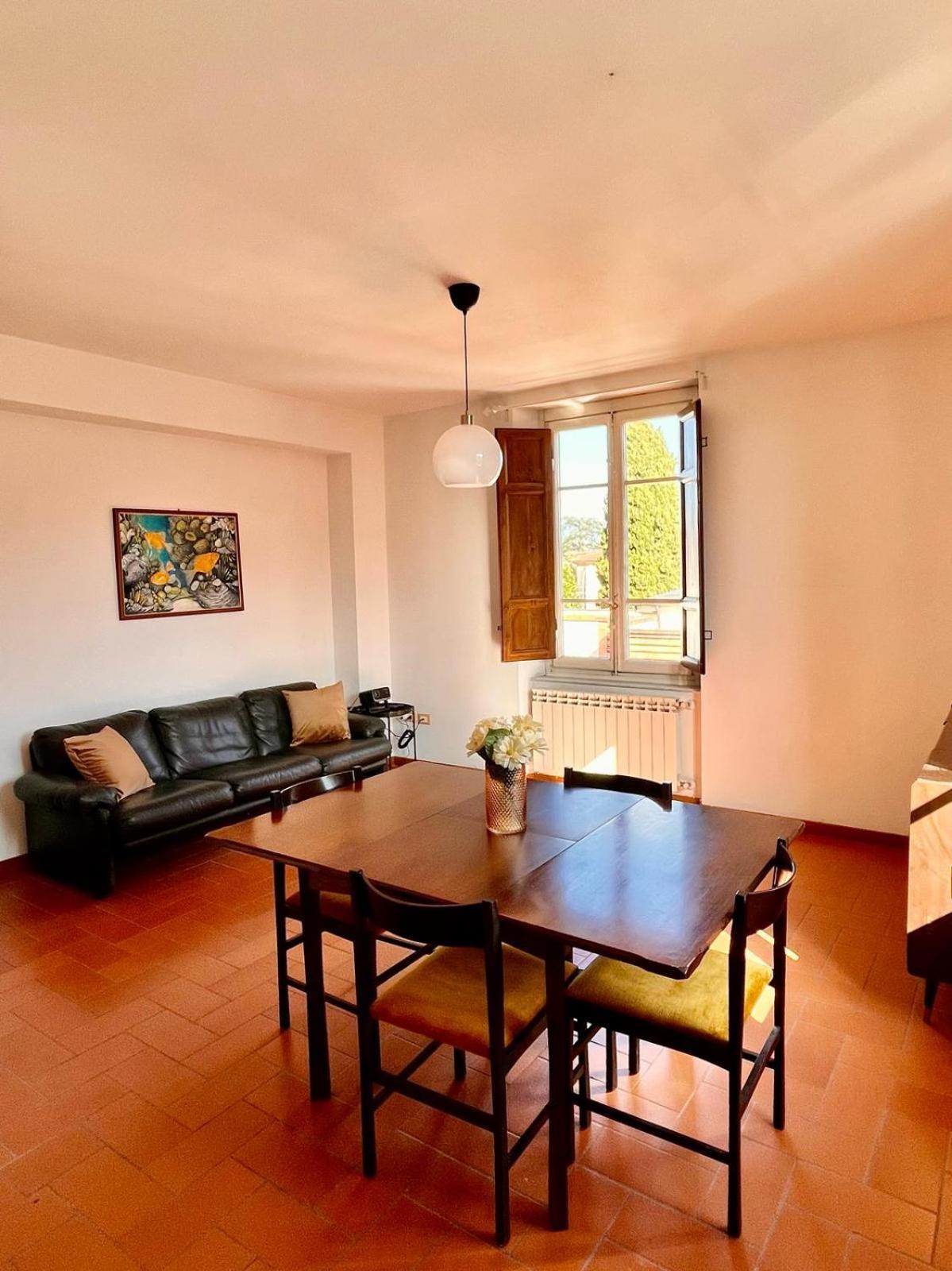 Charme Con Parcheggio Daire Lucca Dış mekan fotoğraf